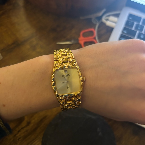 gold watch - Picture 6 of 6